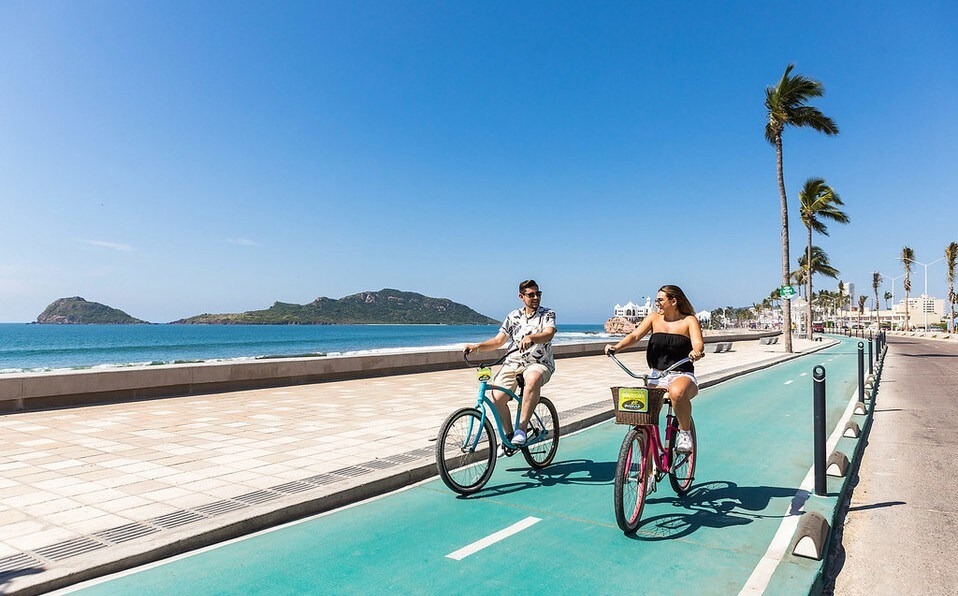Renta una bici y recorre todo el malecón!