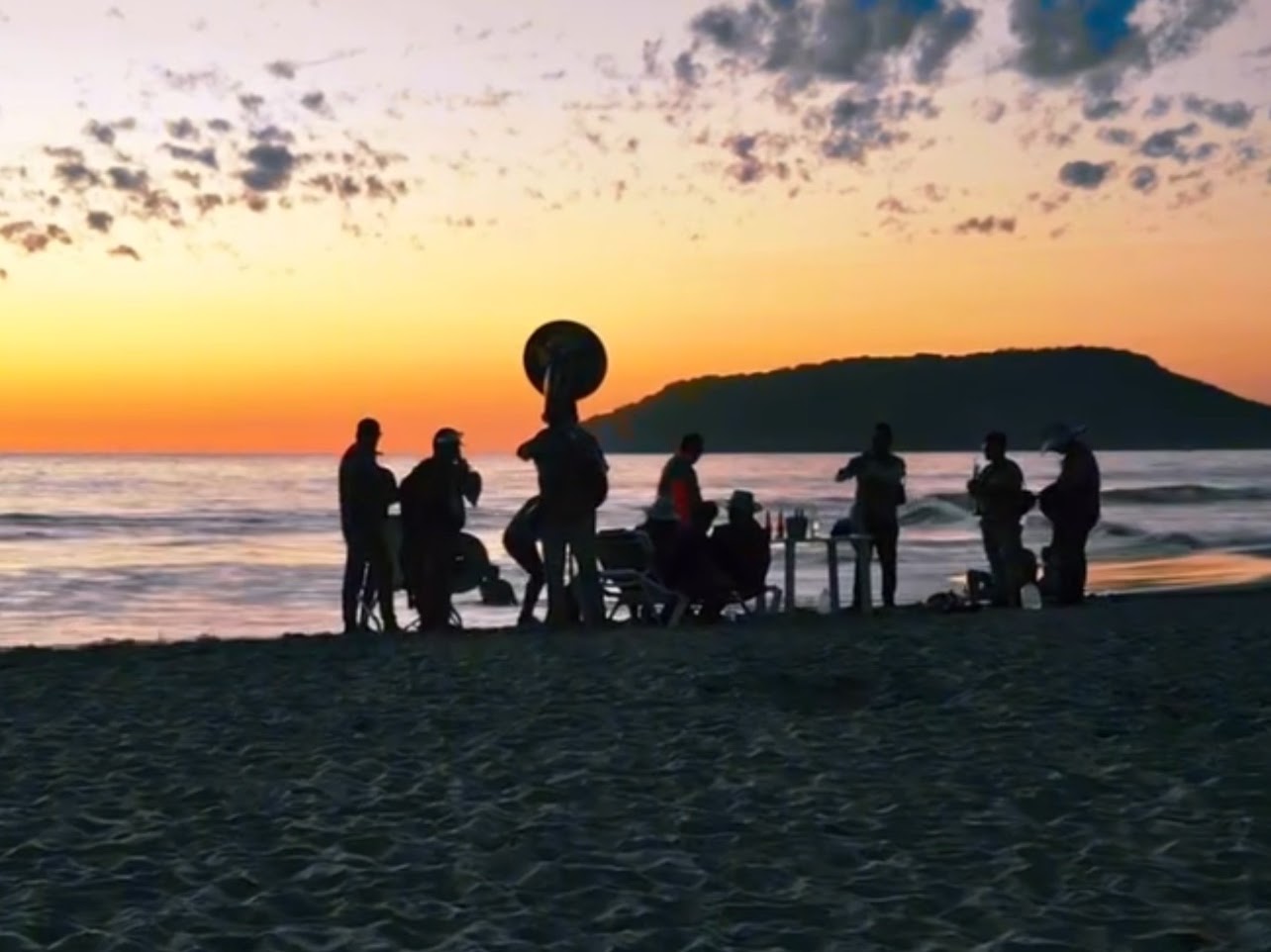 O simplemente jala la banda en la playa hasta que el sol se meta