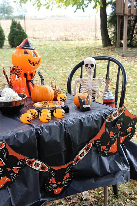 Spooky Season in CT: How to Throw the Ultimate Fall & Halloween Party with 1800 Got Tents
