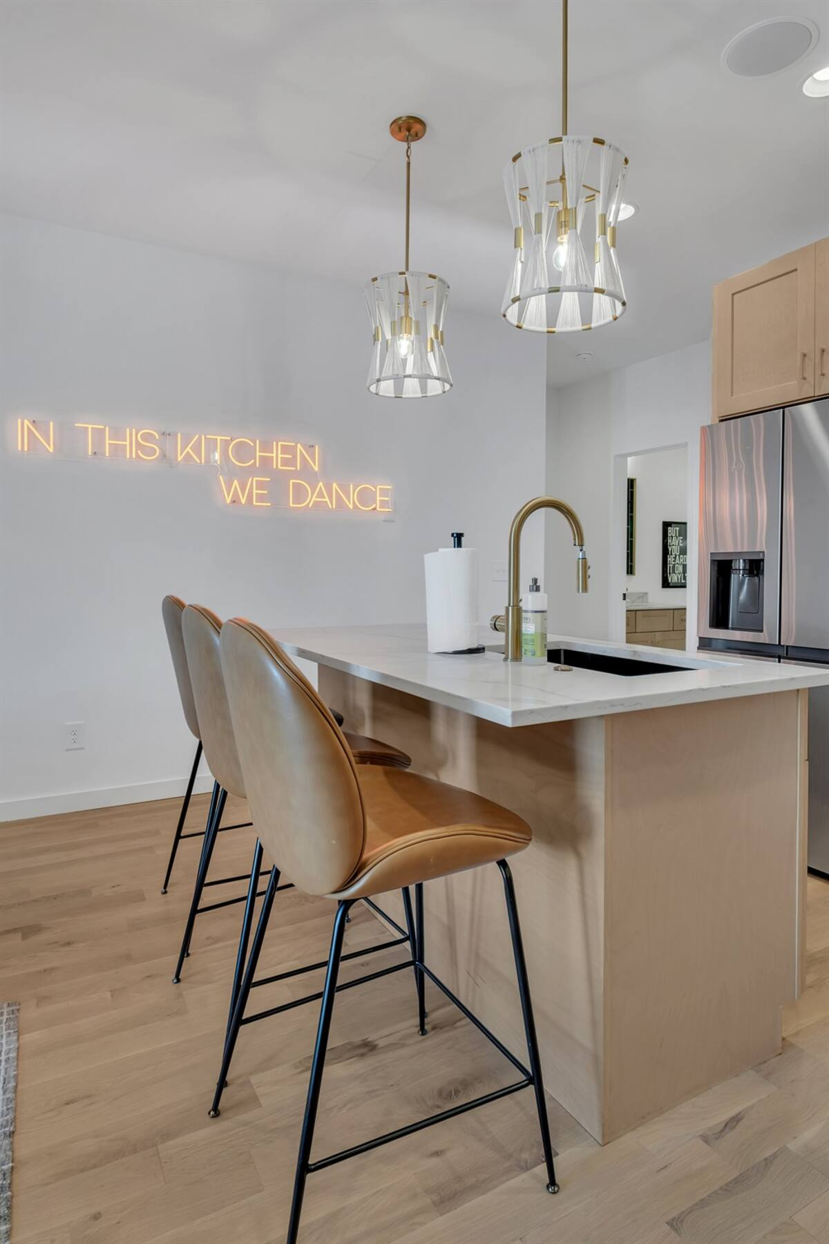 Ham 2 - Aerie-Rooftop Patio & Spa-Mins to Broadway! 22