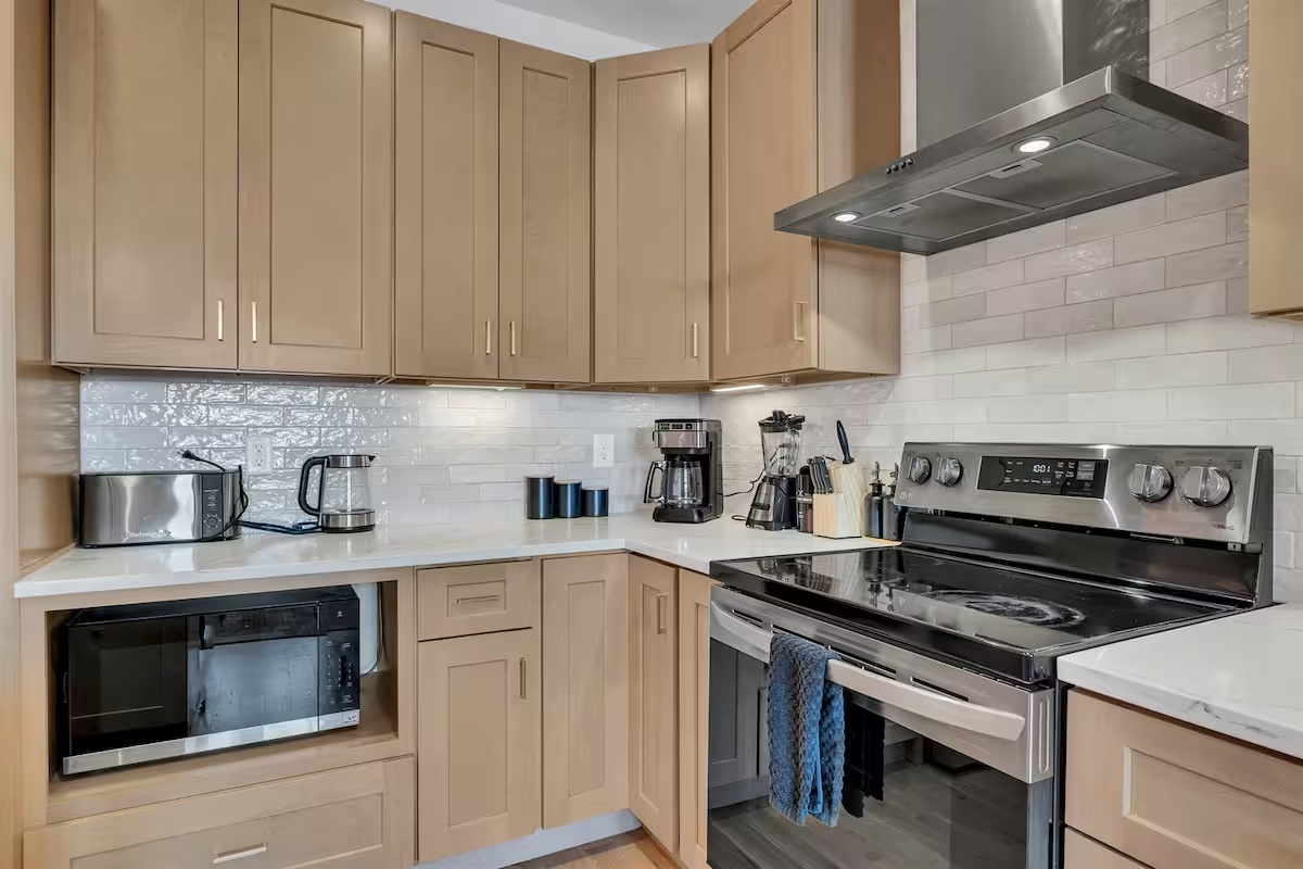 Ham 2 - Aerie-Rooftop Patio & Spa-Mins to Broadway! 6