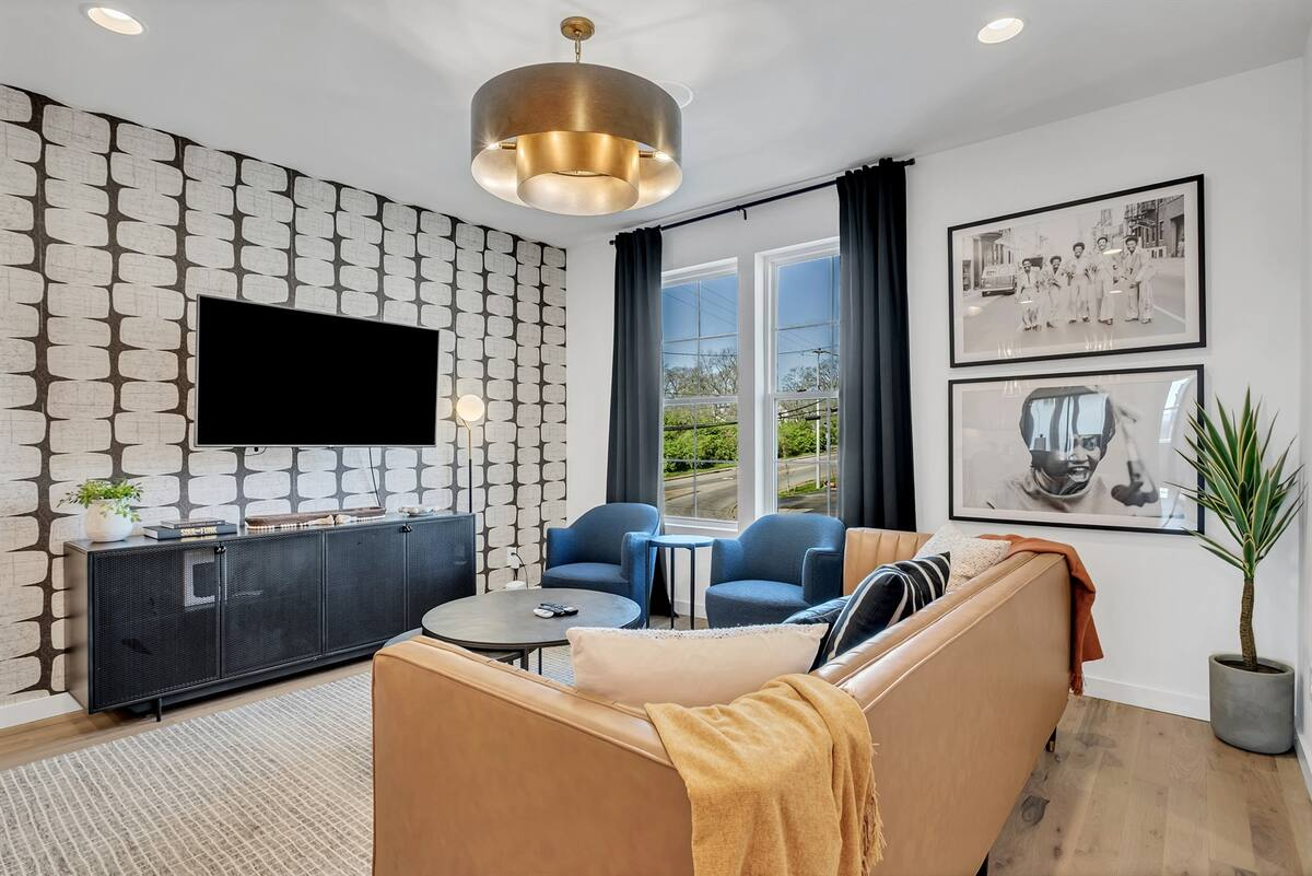 Ham 2 - Aerie-Rooftop Patio & Spa-Mins to Broadway! 15