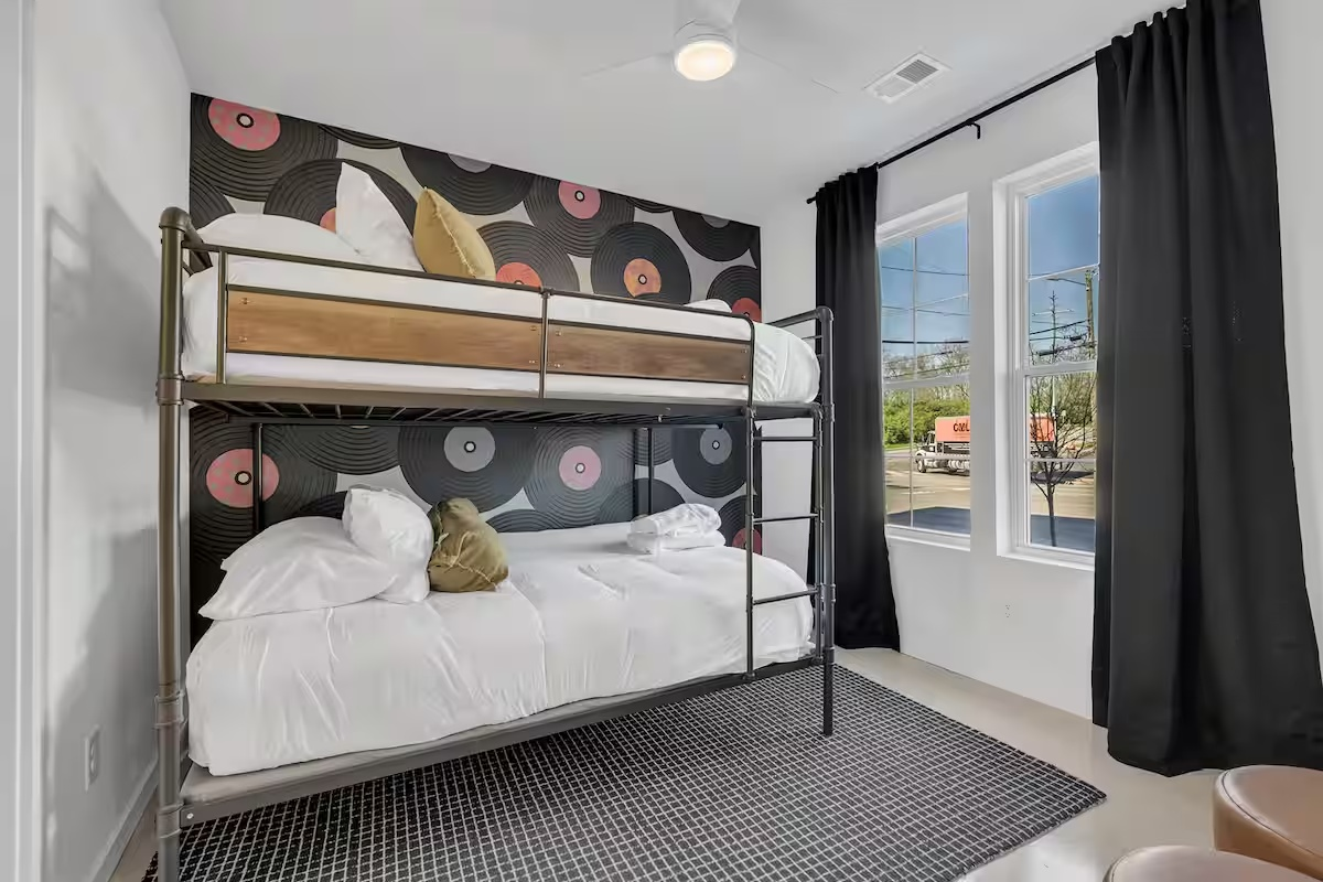Ham 2 - Aerie-Rooftop Patio & Spa-Mins to Broadway! 31