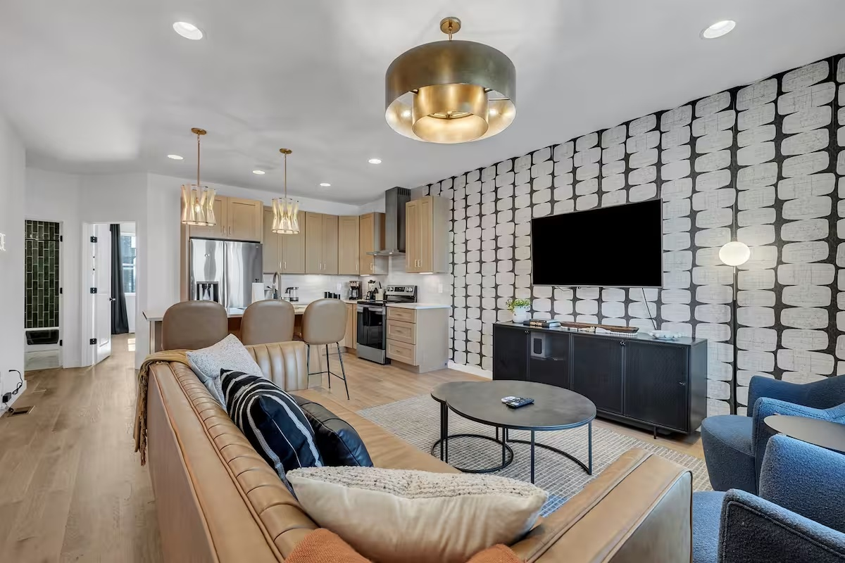 Ham 2 - Aerie-Rooftop Patio & Spa-Mins to Broadway! 10