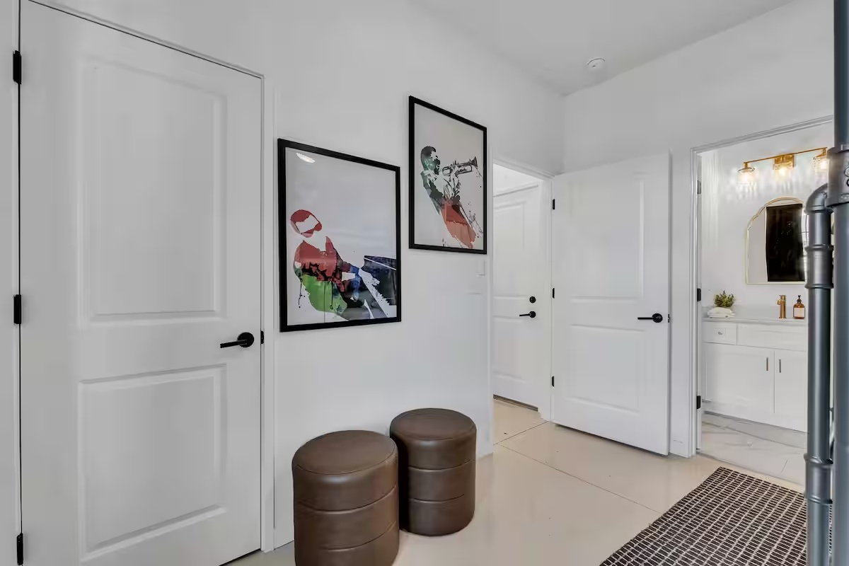 Ham 2 - Aerie-Rooftop Patio & Spa-Mins to Broadway! 29