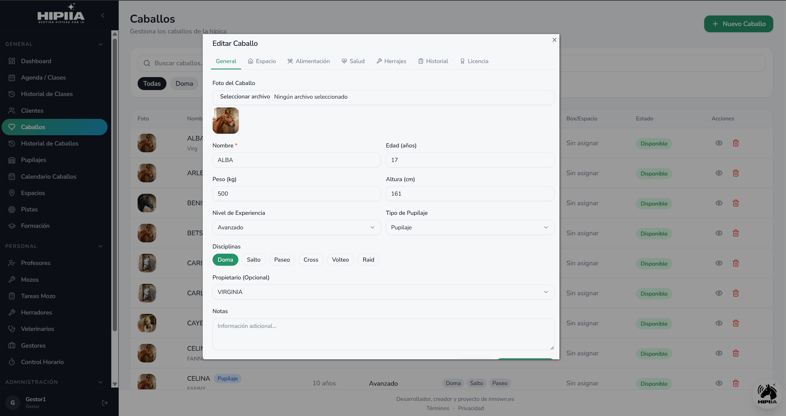 Ficha de caballo con datos de pupilaje, salud y alimentación