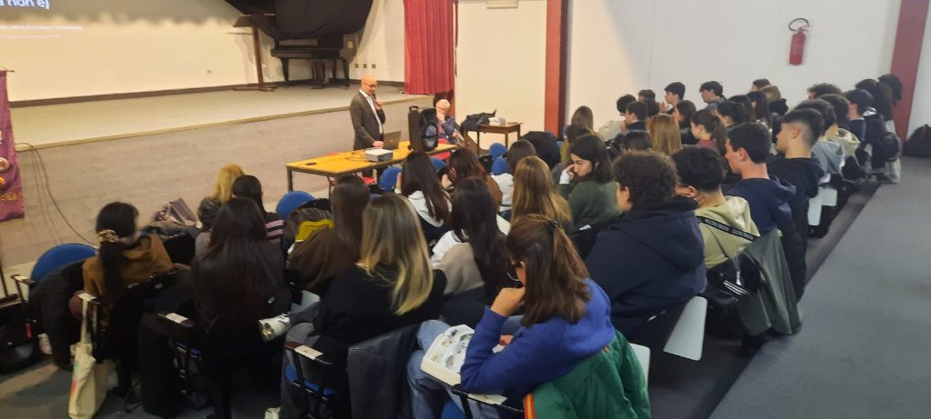 Incontro sull'intelligenza artificiale con gli studenti a Orbetello
