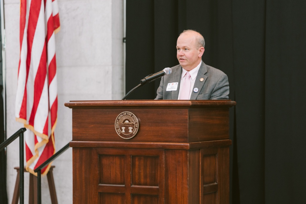 Speaker at the Ohio State podium
