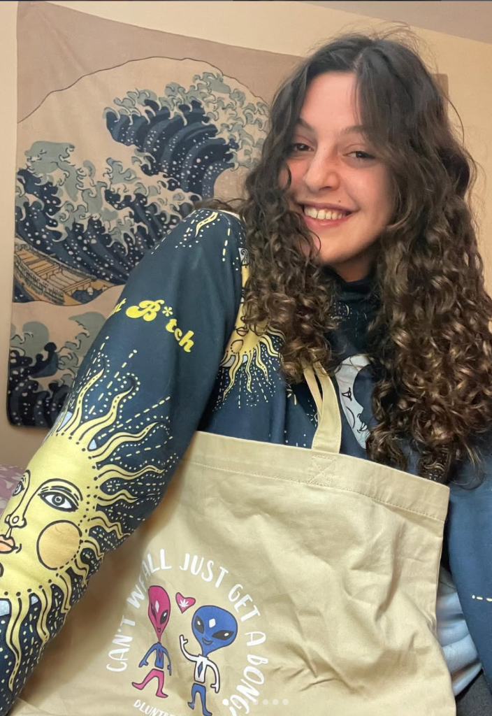 Blunt Bitch aliens tote bag