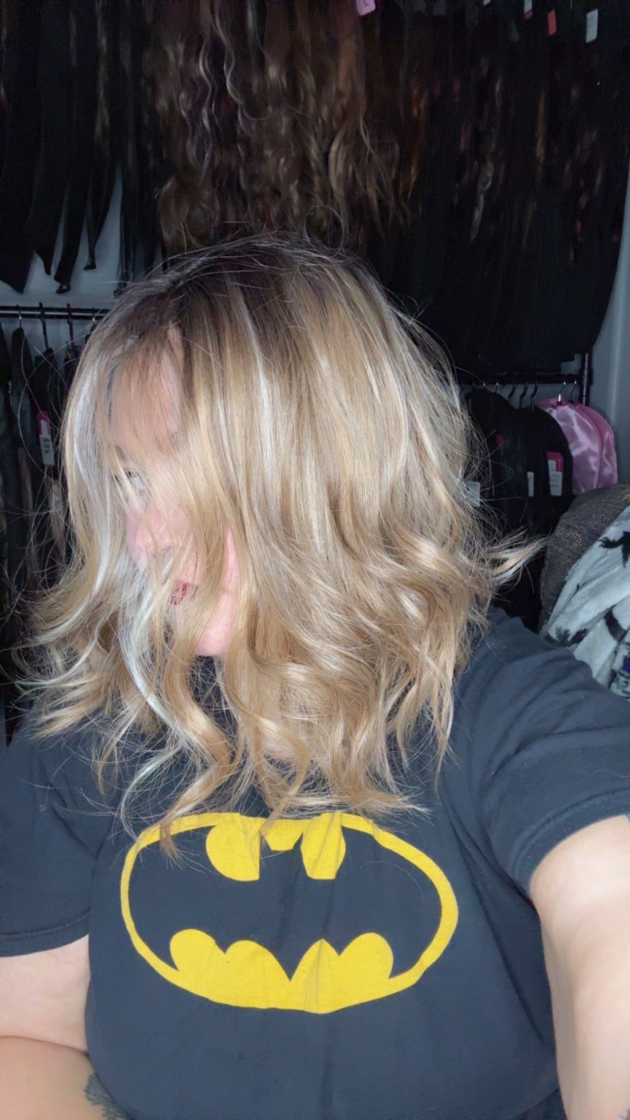 Unknown wavy wig