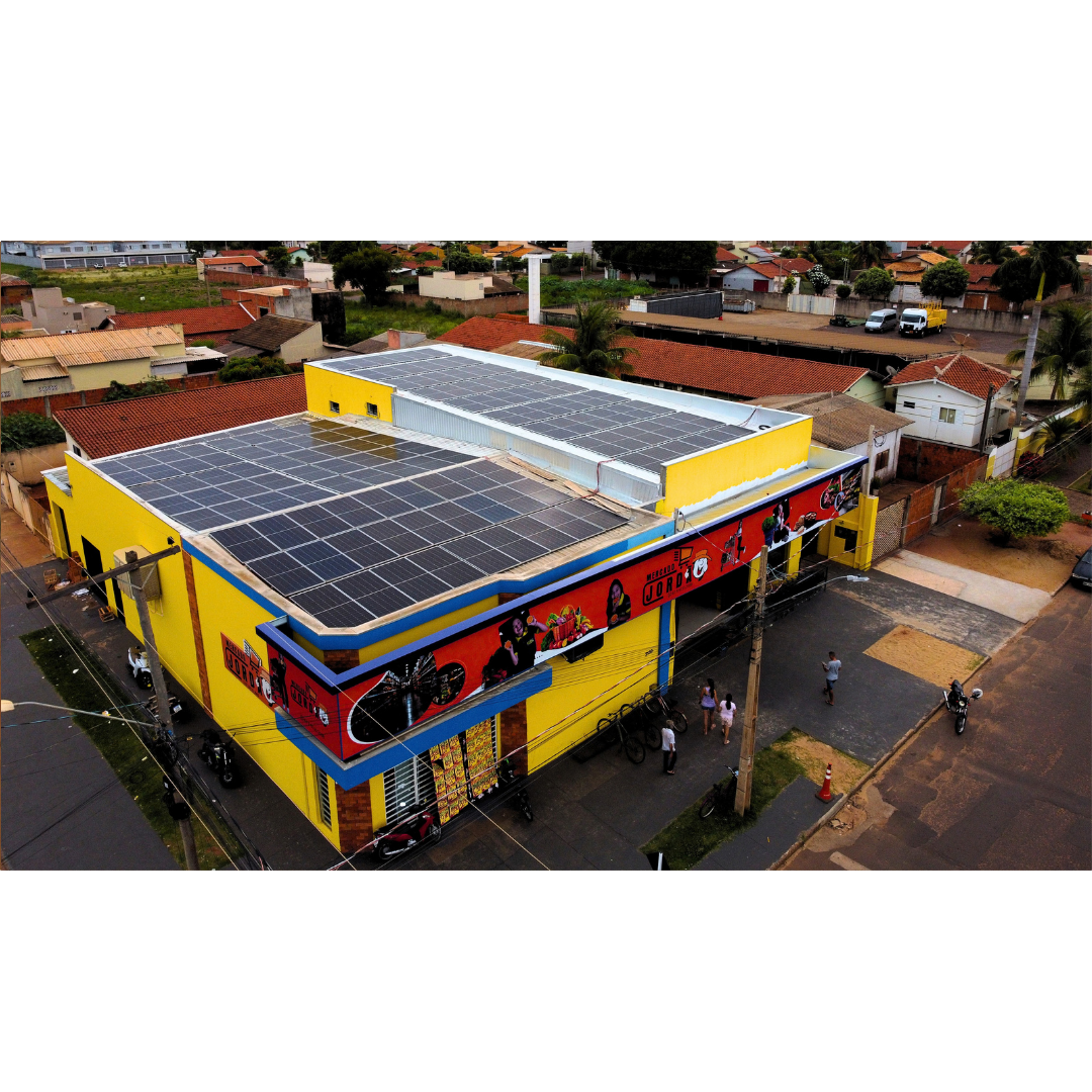 Instalação de painéis solares fotovoltaicos realizada pela Ecoenergi Solar