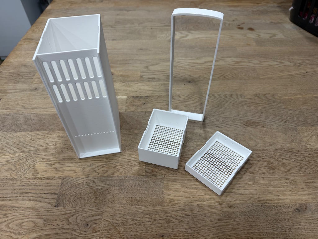 Fluval Flex 15 filter housing full set — housing, mesh baskets & handle, ready to go