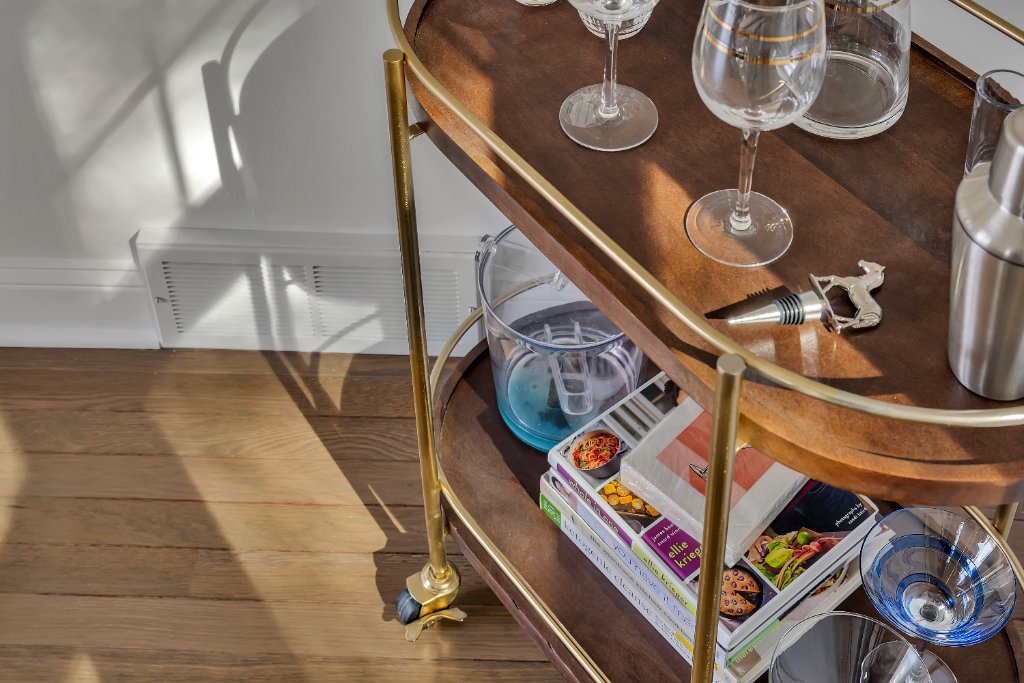 AirBnB Bar Cart Detail