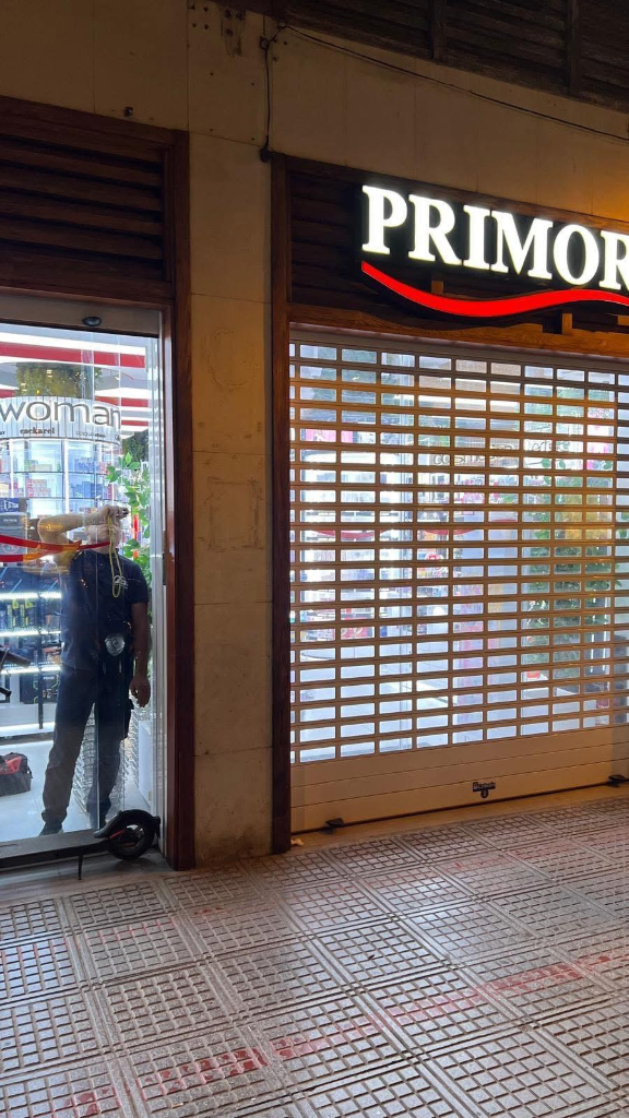 Reparación cierre comercial Primor Perumerías