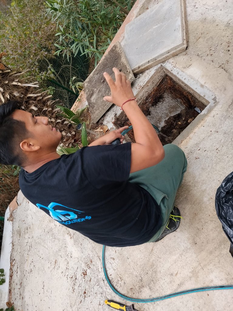 Extracción de raíces de tubería en comunidad de vecinos Ibiza