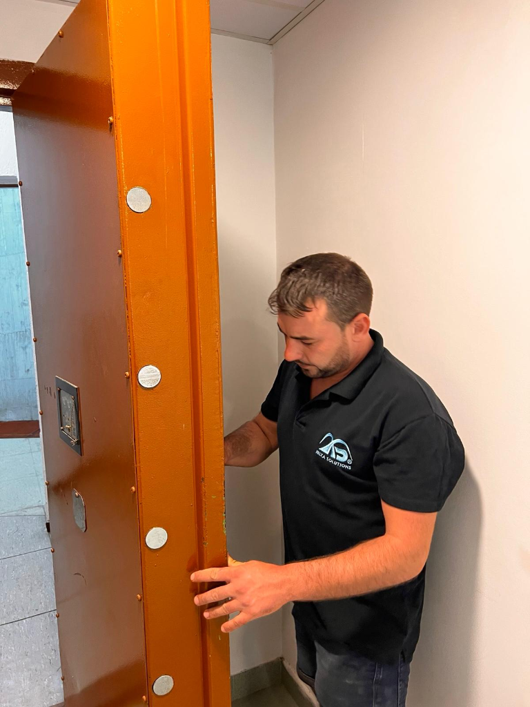 Cajas Fuertes Bancarias — Bankinter Ibiza