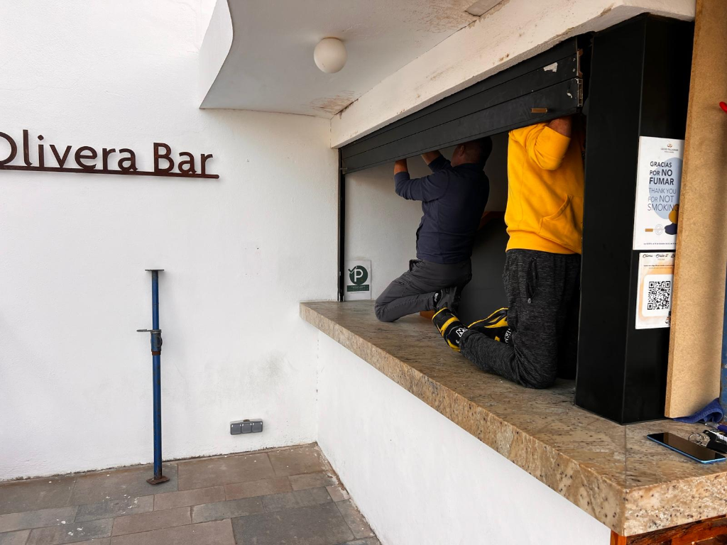 Reparación Cierres Comerciales Hard Rock Ibiza | Palladium