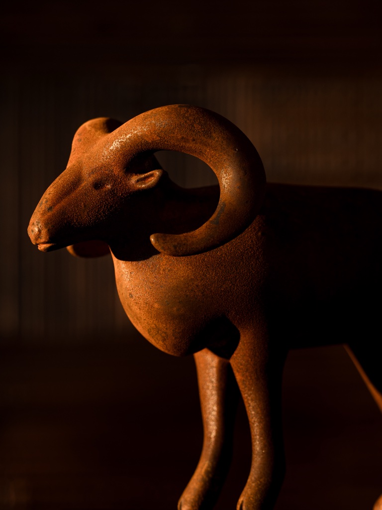Sculpture bélier — Les Oubliés