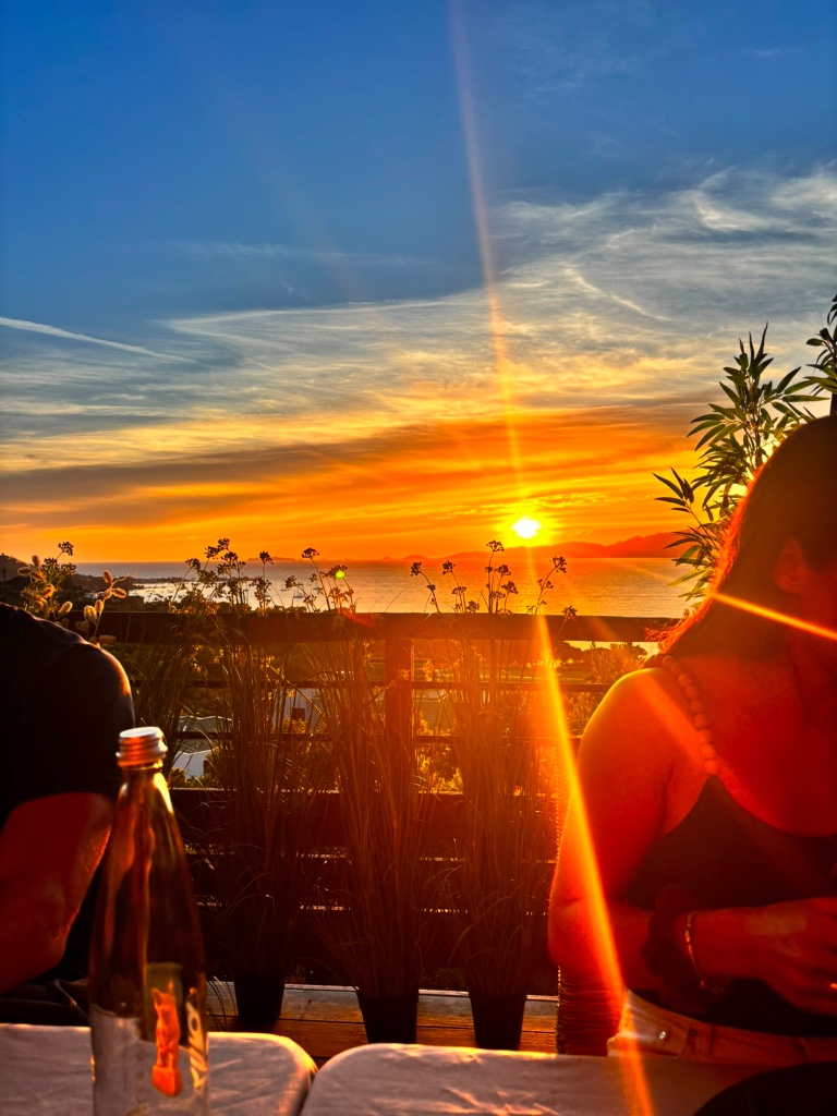 Coucher de soleil sur la terrasse