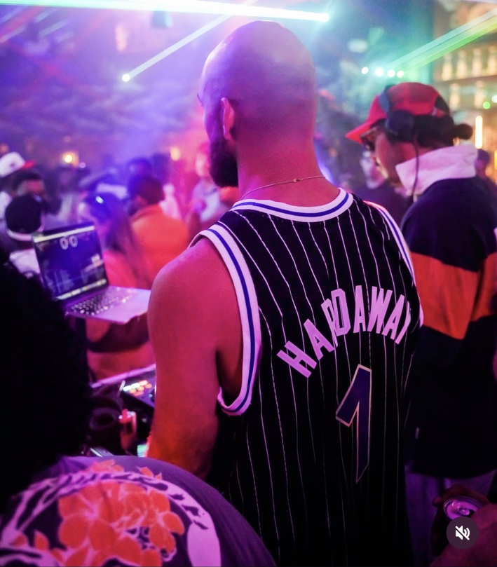 Facing the Crowd