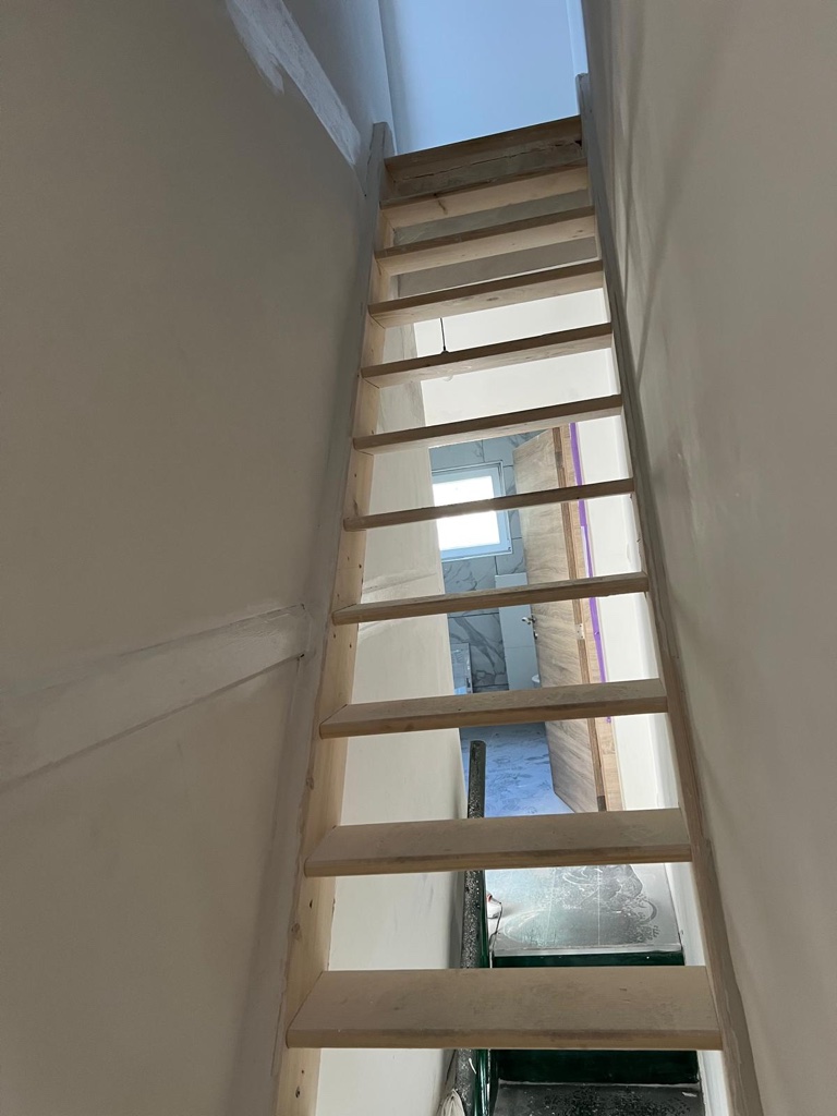 Installation d'Escalier en Bois