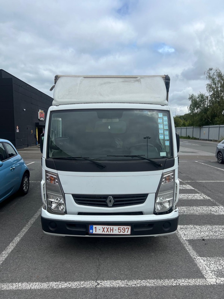 Camion de déménagement - vue de face