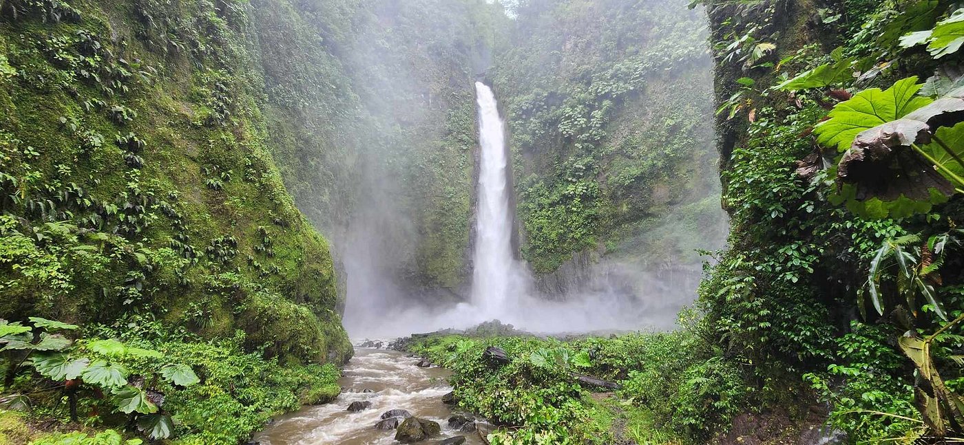 Cinchona Waterfalls Trails Hiking Tour