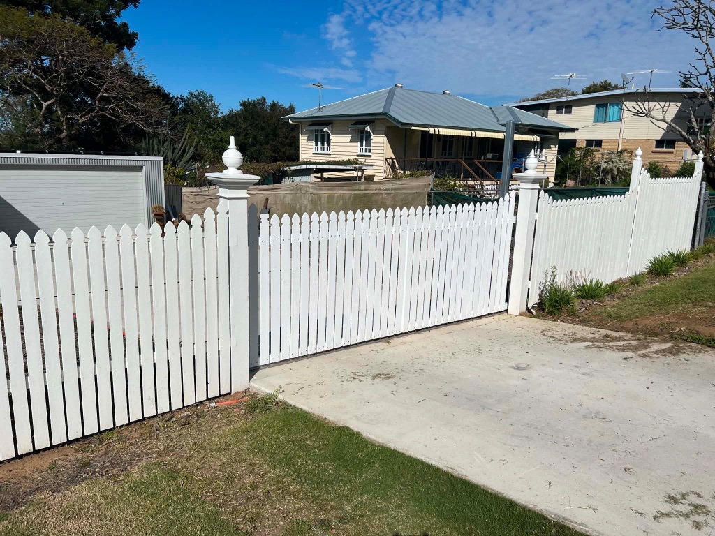 White Picket Sliding Gate