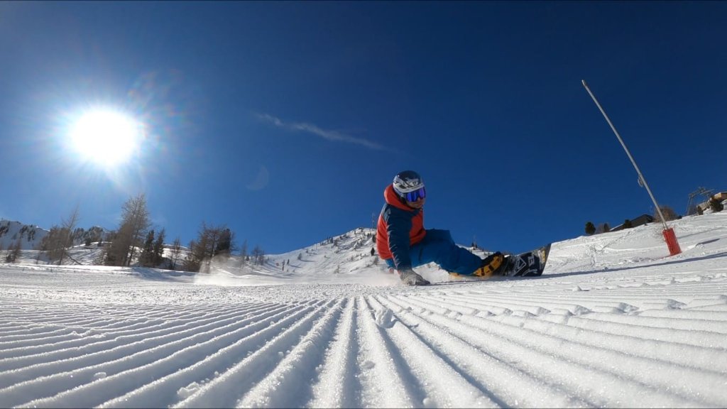 Snowboarding & Schi