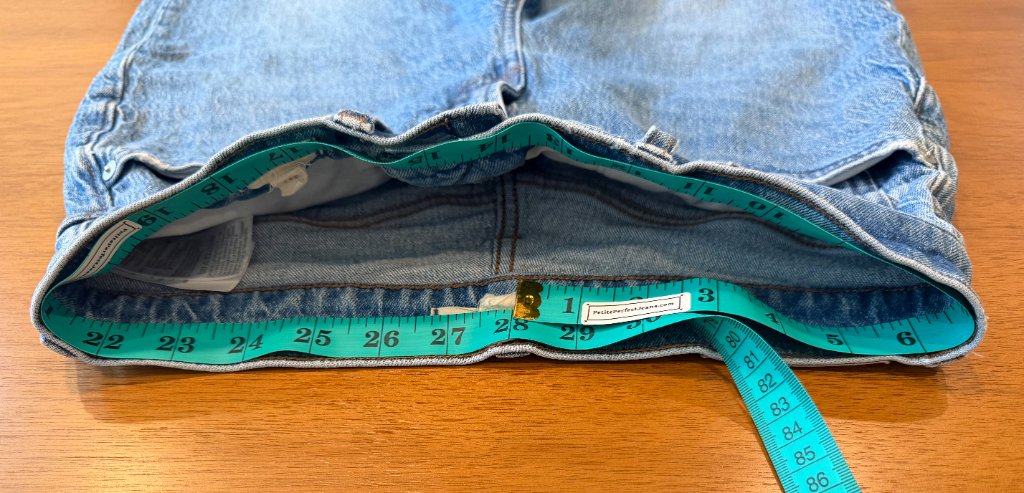 The 3 Jeans Measurements Every Petite Woman Should Know (And How to Take Them)