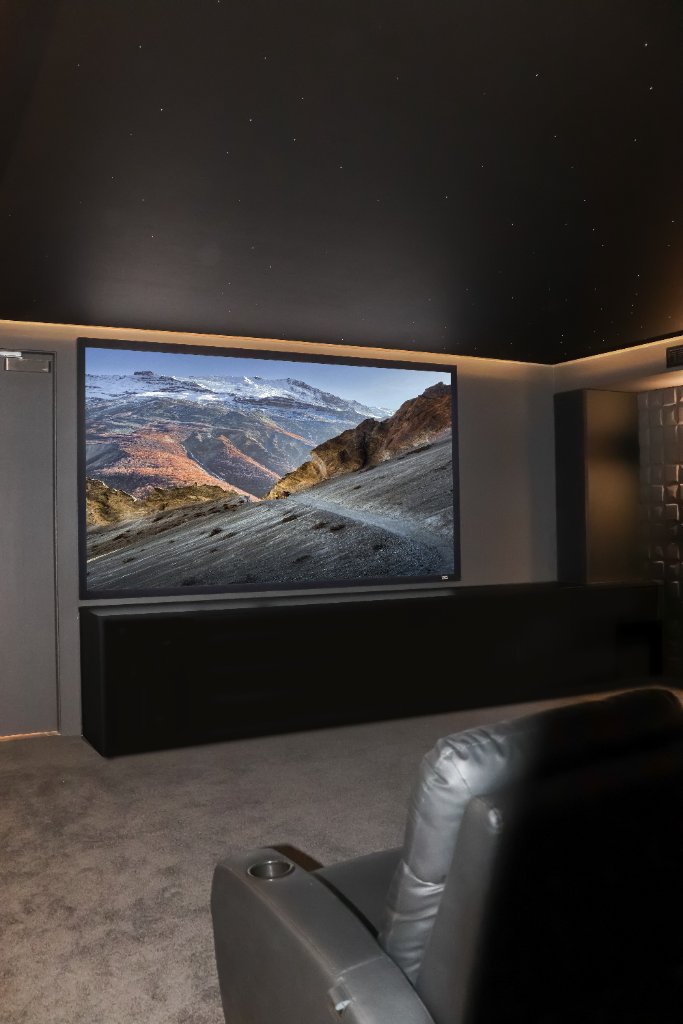 Theatre — Screen Display (Mountain)