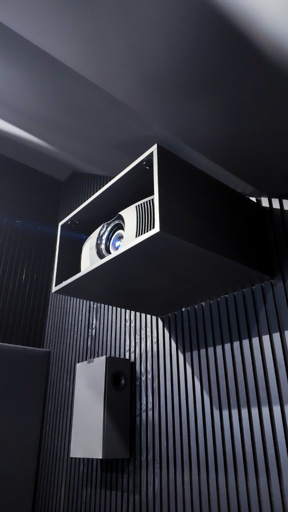 Projector mount
