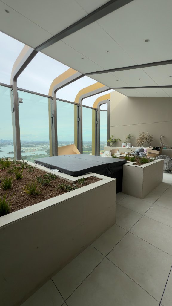 Rooftop Terrace — Hot Tub & Garden Beds