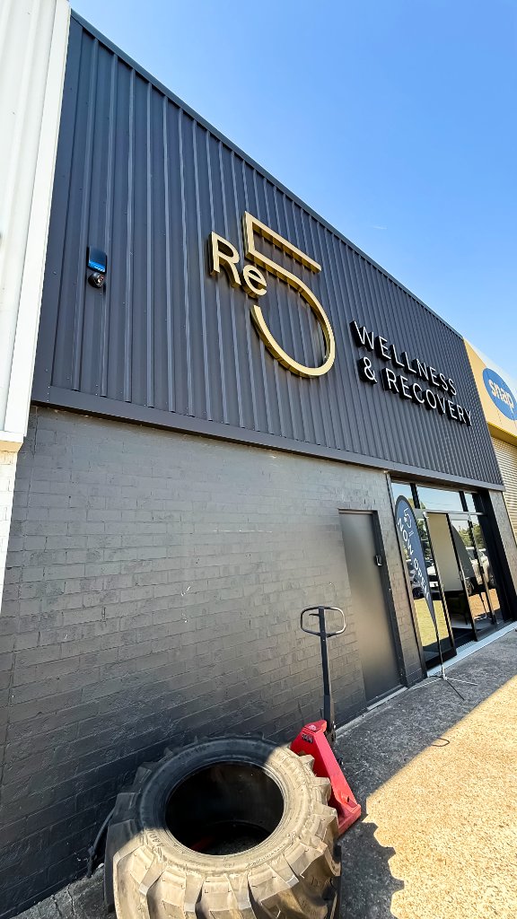 Gold Facade Logo