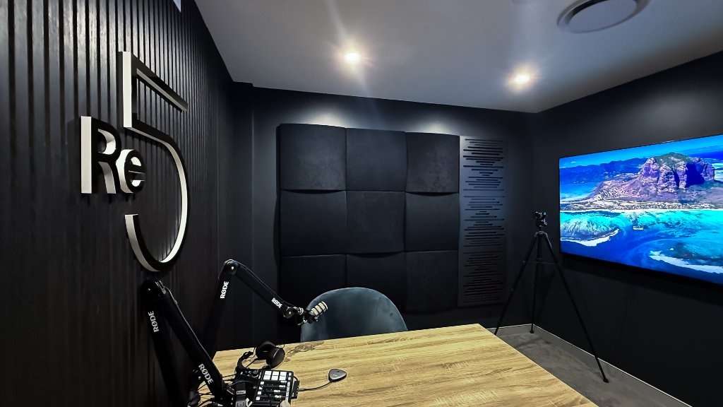 Studio Gold Logo