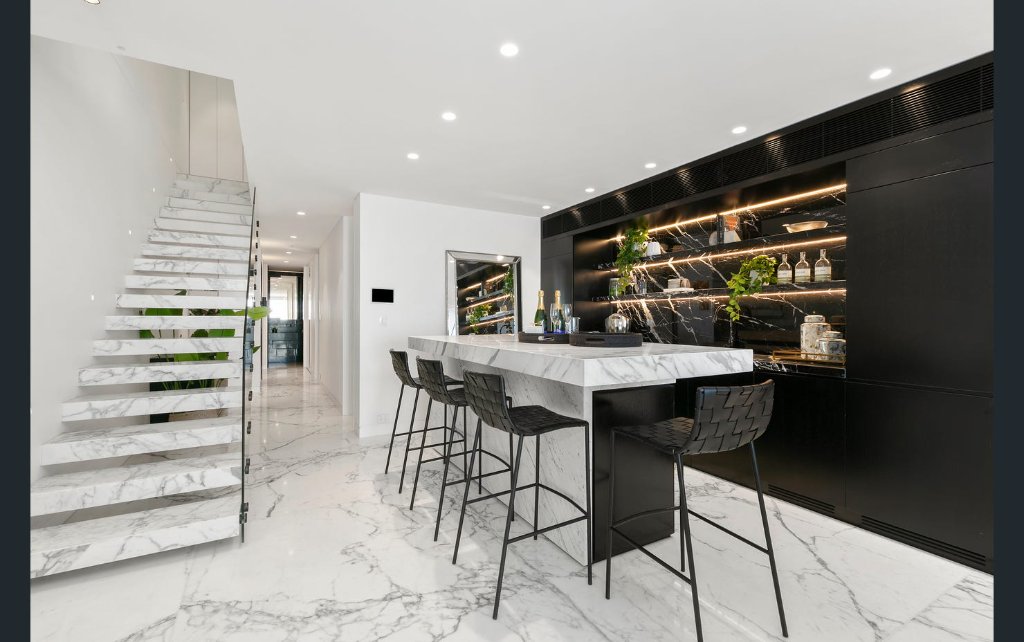 Bar & Cellar