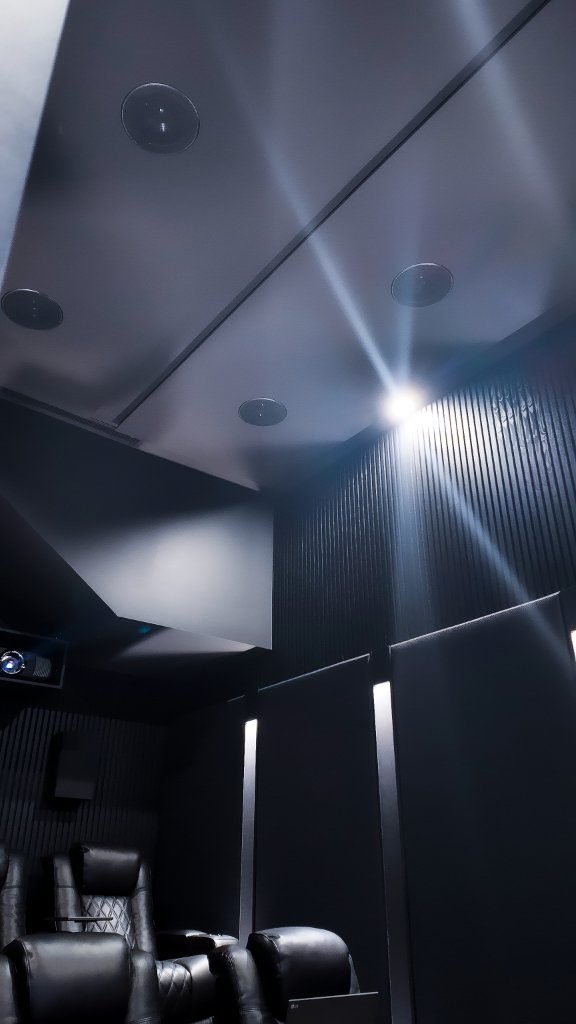 Ceiling & projector beam