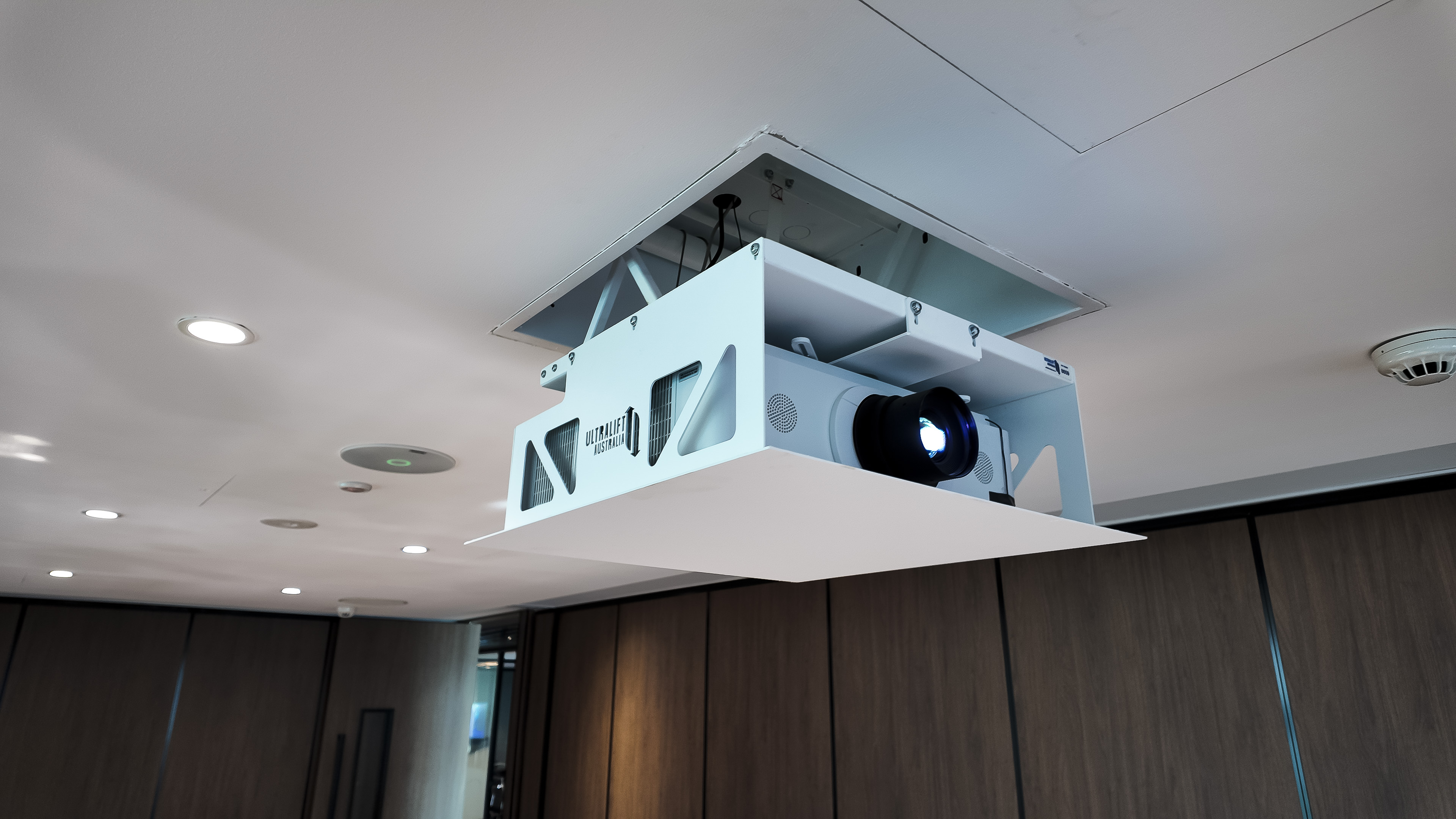 Boardroom Screen & Ceiling Speakers