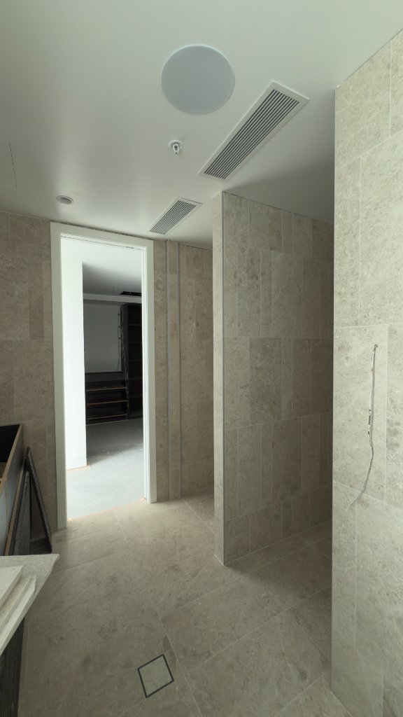 Ensuite — In-Ceiling Speaker & Tiling