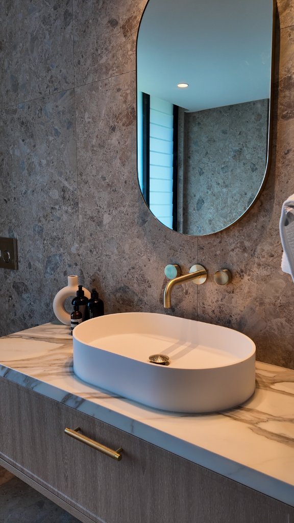 Bathroom — Oval Basin