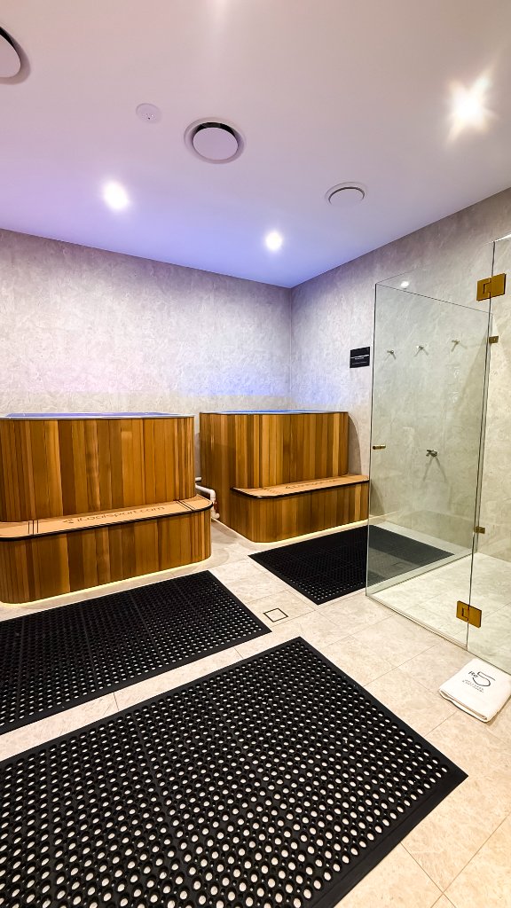 Contrast Therapy Room