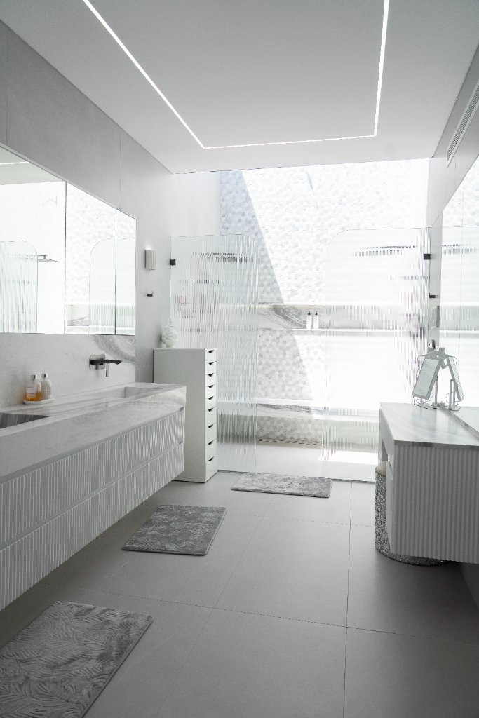 Bathroom vanity