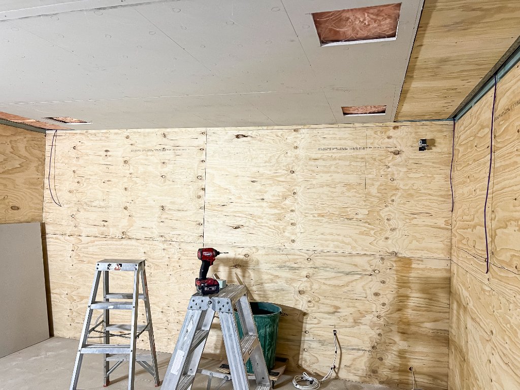 Plywood Walls & Screen Wall Frame