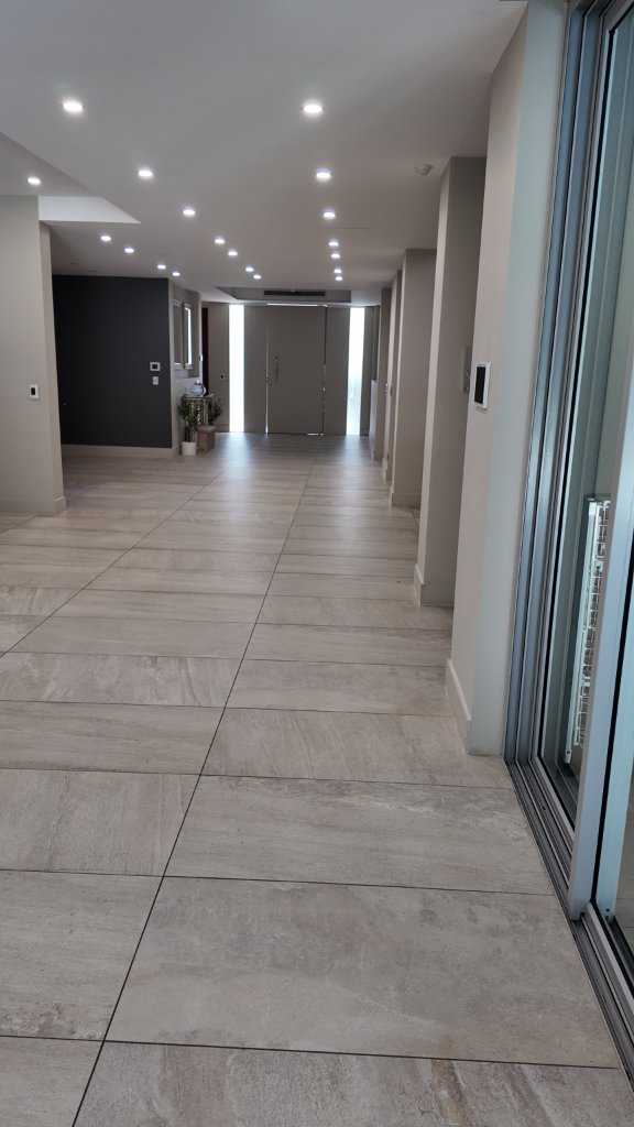 Entry Hallway — Smart Lighting