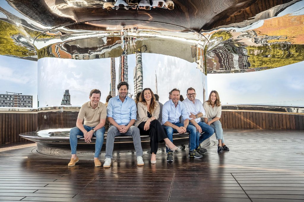Het team van Recruitment Tech Masters onder de Tornado-koepel bij Fenix Rotterdam
