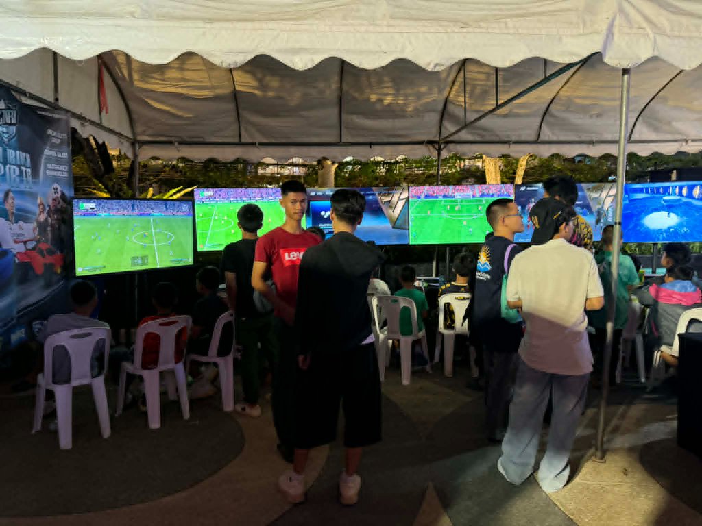 Community gaming event