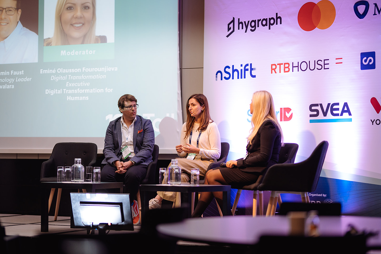 Emi Olausson Fourounjieva moderating an executive panel at eTail Nordic
