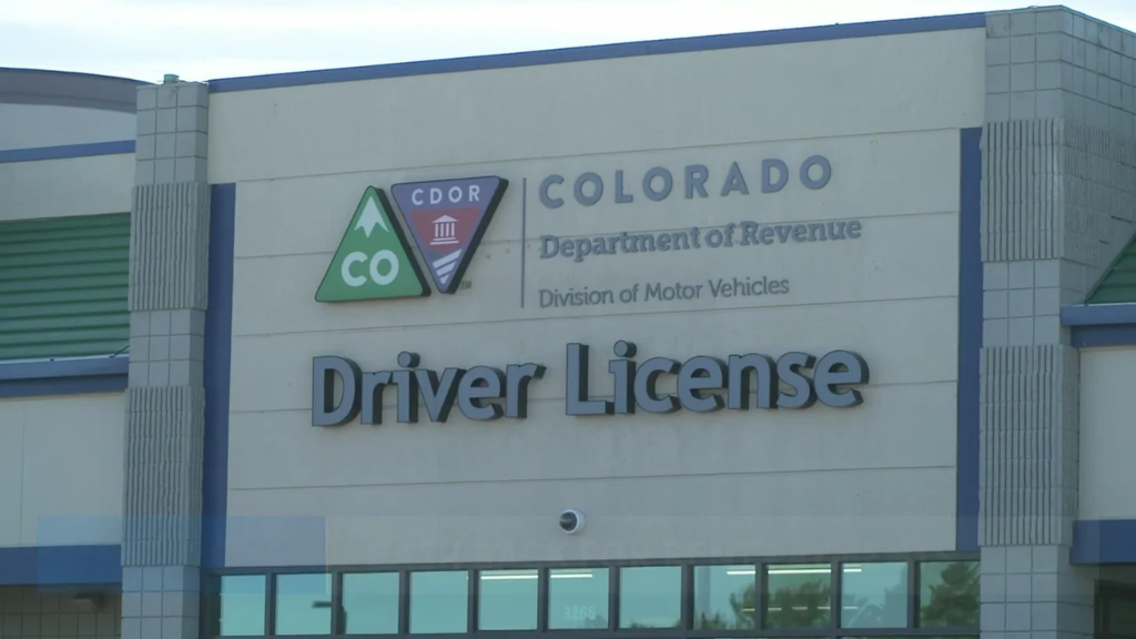 Crise de agendamentos no DMV: Espera por carteira de motorista para imigrantes supera meses
