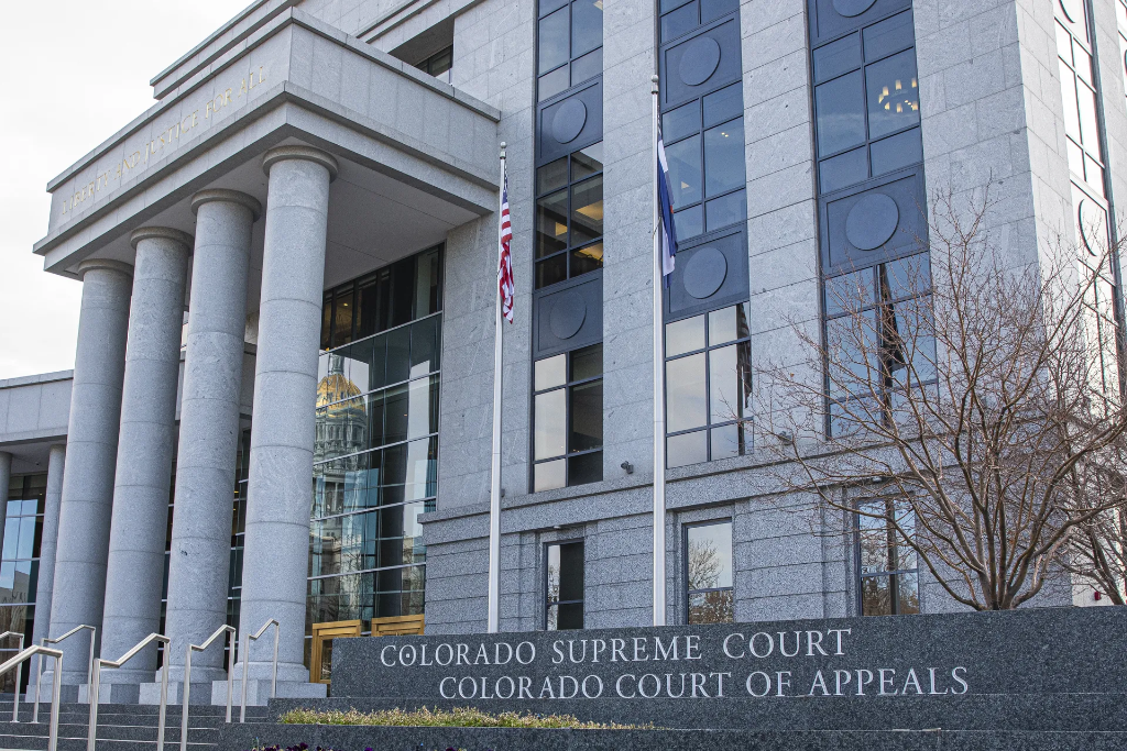 Vitória judicial: Justiça proíbe prisões do ICE sem mandado no Colorado