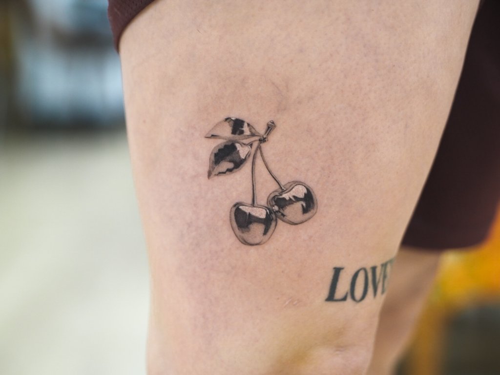 fine line tattoo by Hernan at The Sunroom LA, Santa Monica CA
